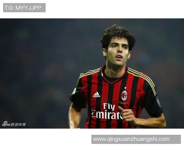 马丁内斯的传奇旅程:从青涩球员到世界足球的璀璨明星 马丁内斯的传奇旅程:从青涩球员到世界足球的璀璨明星