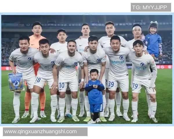 恒大与重庆中超激战正酣球迷期待精彩对决与精彩进球 恒大与重庆中超激战正酣球迷期待精彩对决与精彩进球